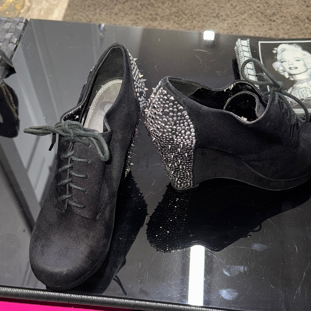 Black Studded Women's Shoes